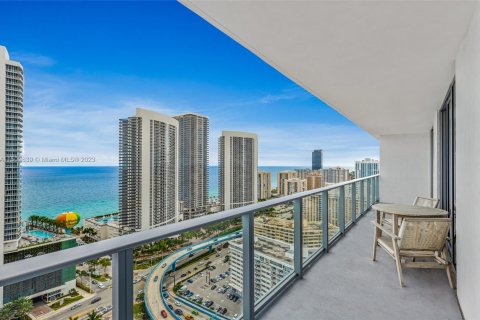 Hotel in Hollywood, Florida 2 bedrooms, 96.99 sq.m. № 909333 - photo 2