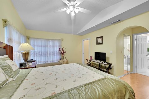 House in Pembroke Pines, Florida 3 bedrooms, 165.55 sq.m. № 1228497 - photo 19