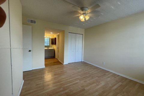 Condo in Davie, Florida, 2 bedrooms  № 1310613 - photo 18