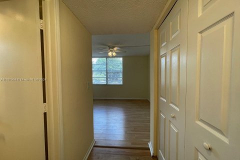 Condo in Davie, Florida, 2 bedrooms  № 1310613 - photo 20