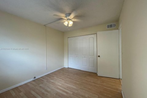 Condo in Davie, Florida, 2 bedrooms  № 1310613 - photo 15