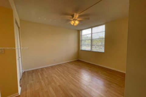 Condo in Davie, Florida, 2 bedrooms  № 1310613 - photo 17