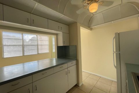 Condo in Davie, Florida, 2 bedrooms  № 1310613 - photo 11