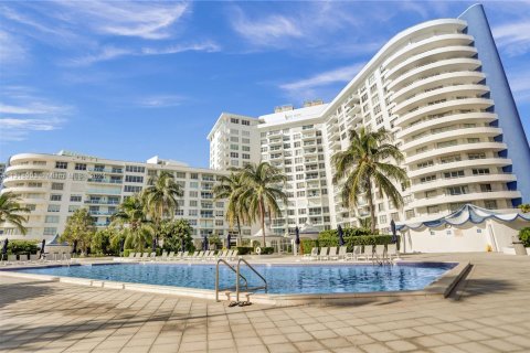 Condo in Miami Beach, Florida, 2 bedrooms  № 1177908 - photo 15