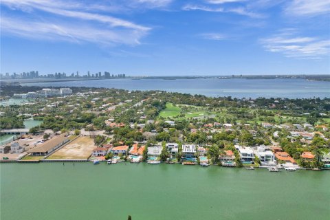 Condo in Miami Beach, Florida, 2 bedrooms  № 1177908 - photo 24