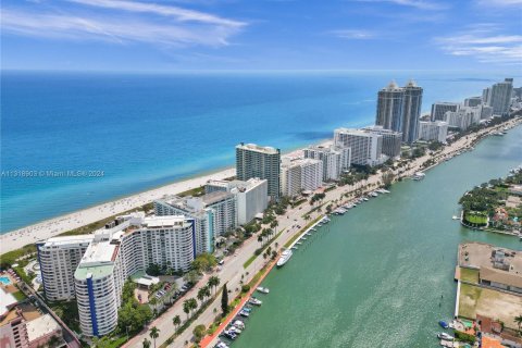 Condo in Miami Beach, Florida, 2 bedrooms  № 1177908 - photo 26