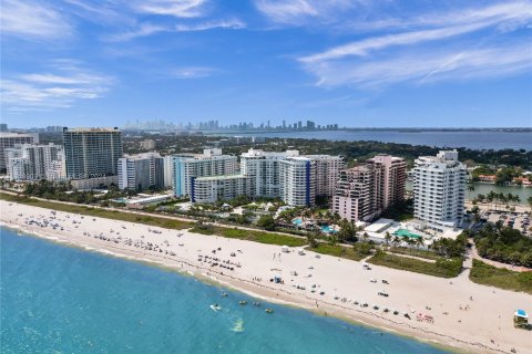 Condo in Miami Beach, Florida, 2 bedrooms  № 1177908 - photo 22