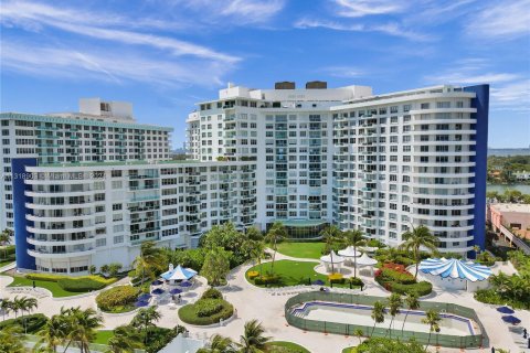 Condo in Miami Beach, Florida, 2 bedrooms  № 1177908 - photo 21