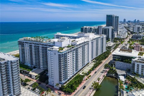 Condo in Miami Beach, Florida, 1 bedroom  № 1177863 - photo 12