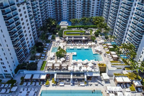 Condo in Miami Beach, Florida, 1 bedroom  № 1177863 - photo 13