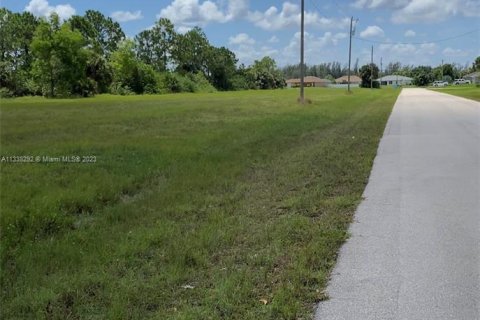 Terrain à vendre à Cape Coral, Floride № 287604 - photo 4