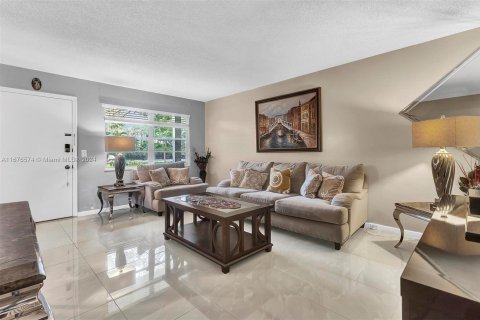 Condominio en venta en Pembroke Pines, Florida, 2 dormitorios, 88.63 m2 № 1401460 - foto 7