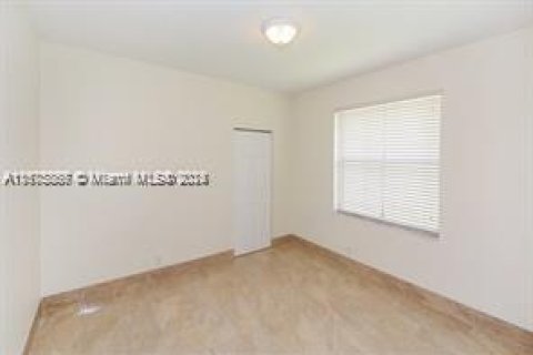 House in Weston, Florida 3 bedrooms, 144.18 sq.m. № 1401563 - photo 11