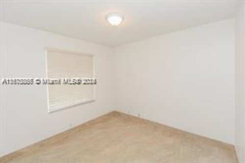 House in Weston, Florida 3 bedrooms, 144.18 sq.m. № 1401563 - photo 12