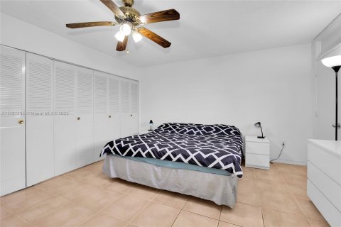 Condominio en venta en North Miami, Florida, 1 dormitorio, 67.35 m2 № 829871 - foto 14