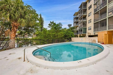 Condominio en venta en North Miami, Florida, 1 dormitorio, 67.35 m2 № 829871 - foto 20