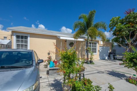 Villa ou maison à vendre à Lake Worth, Floride: 4 chambres, 206.8 m2 № 1179435 - photo 12