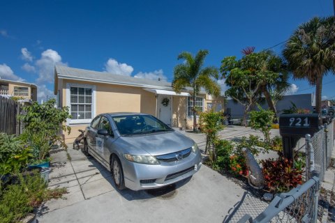 Casa en venta en Lake Worth, Florida, 4 dormitorios, 206.8 m2 № 1179435 - foto 11