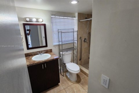 Condominio en venta en Hialeah Gardens, Florida, 1 dormitorio, 59.83 m2 № 967505 - foto 26