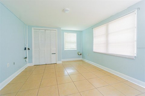 Propiedad comercial en venta en New Port Richey, Florida, 150.13 m2 № 1349759 - foto 28