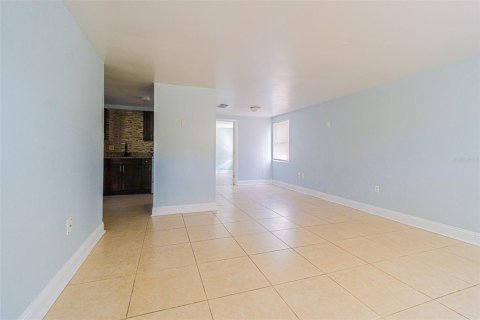 Propiedad comercial en venta en New Port Richey, Florida, 150.13 m2 № 1349759 - foto 25