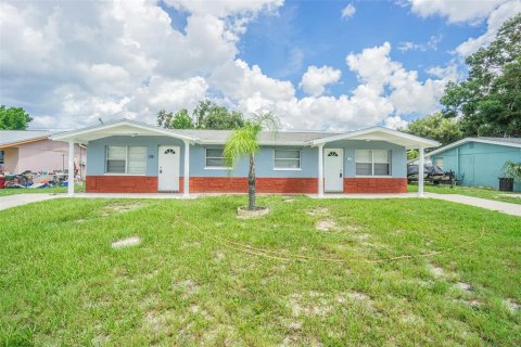 Propiedad comercial en venta en New Port Richey, Florida, 150.13 m2 № 1349759 - foto 1