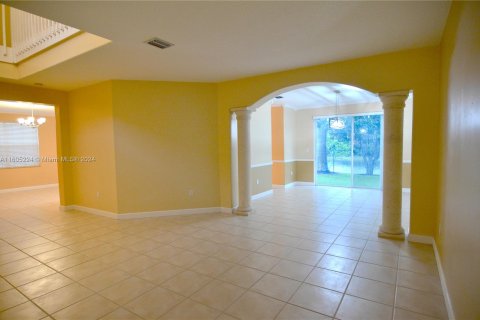 Villa ou maison à vendre à Miramar, Floride: 4 chambres, 249.72 m2 № 1225541 - photo 7