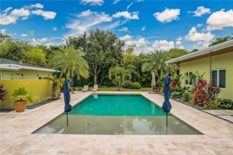 Villa ou maison à vendre à Miami, Floride: 7 chambres, 378.3 m2 № 1404655 - photo 3