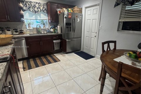 Casa en venta en Miramar, Florida, 3 dormitorios, 114.83 m2 № 1404700 - foto 2