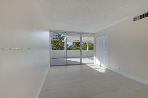 Condominio en venta en North Bay Village, Florida, 2 dormitorios, 98.57 m2 № 1404741 - foto 14