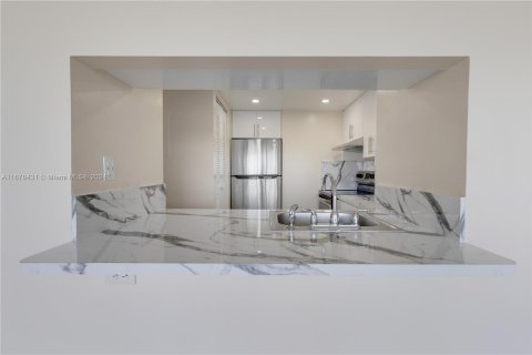 Condominio en venta en North Bay Village, Florida, 2 dormitorios, 98.57 m2 № 1404741 - foto 9