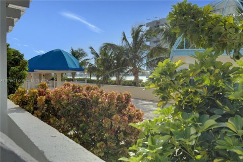 Copropriété à vendre à North Bay Village, Floride: 2 chambres, 98.57 m2 № 1404741 - photo 20