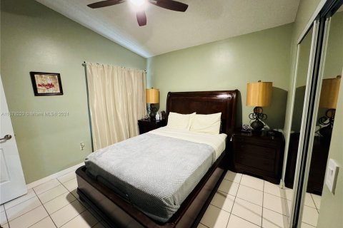 Condo in Miami, Florida, 1 bedroom  № 1404701 - photo 6