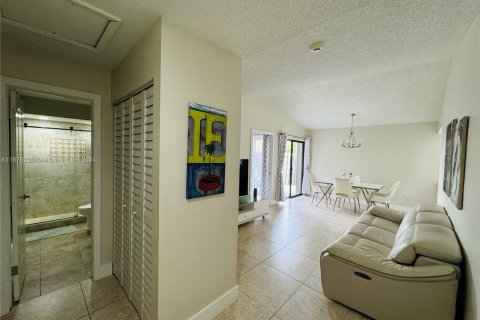 Copropriété à vendre à Miami, Floride: 1 chambre, 65.96 m2 № 1404701 - photo 3