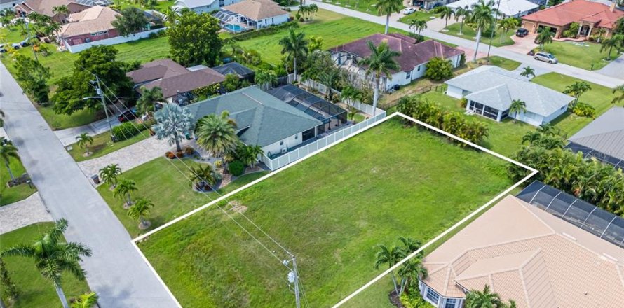 Terreno en Cape Coral, Florida № 1354744