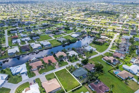 Land in Cape Coral, Florida № 1354744 - photo 2