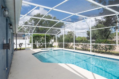 House in Davenport, Florida 4 bedrooms, 168.34 sq.m. № 1387331 - photo 25