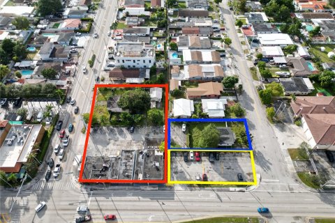 Commercial property in Hialeah, Florida № 880455 - photo 2