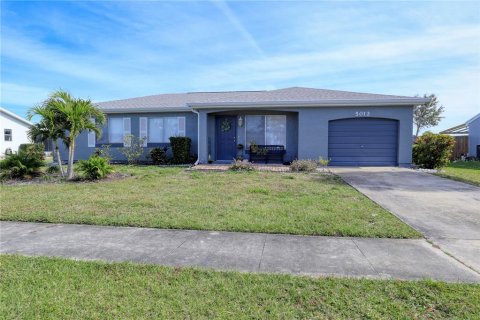 Villa ou maison à vendre à North Port, Floride: 3 chambres, 144.65 m2 № 990048 - photo 2