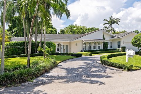 Villa ou maison à vendre à Palmetto Bay, Floride: 4 chambres, 281.22 m2 № 1345371 - photo 1