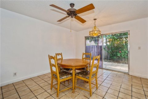 House in Sunrise, Florida 3 bedrooms, 120.22 sq.m. № 946050 - photo 12