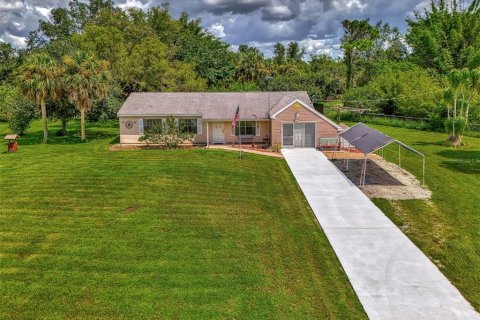 Casa en venta en Port Charlotte, Florida, 3 dormitorios, 101.45 m2 № 1350421 - foto 1