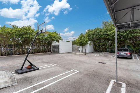 Propiedad comercial en venta en Miami, Florida № 876696 - foto 4