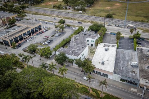 Propiedad comercial en venta en Miami, Florida № 876696 - foto 7