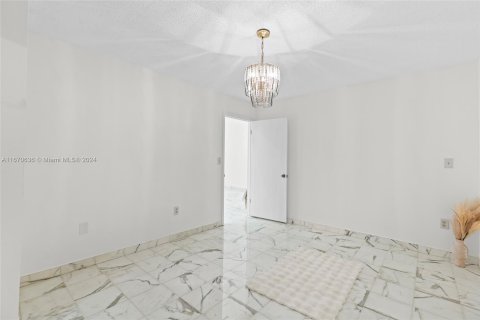 Casa en venta en Miami, Florida, 3 dormitorios, 127.46 m2 № 1389609 - foto 18