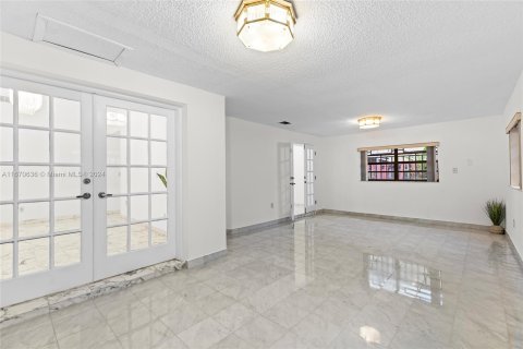 Casa en venta en Miami, Florida, 3 dormitorios, 127.46 m2 № 1389609 - foto 23