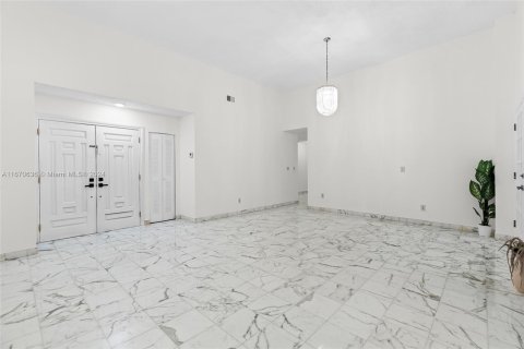 Casa en venta en Miami, Florida, 3 dormitorios, 127.46 m2 № 1389609 - foto 4