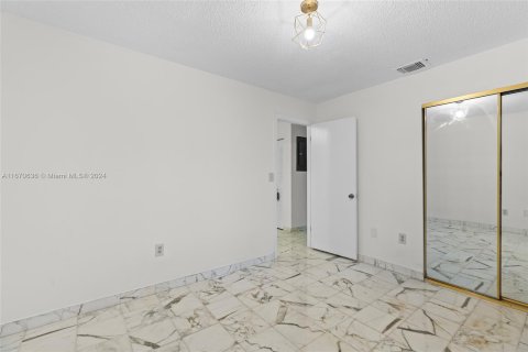 Casa en venta en Miami, Florida, 3 dormitorios, 127.46 m2 № 1389609 - foto 12