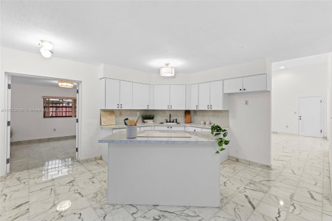 Casa en venta en Miami, Florida, 3 dormitorios, 127.46 m2 № 1389609 - foto 9