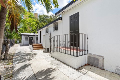 Casa en venta en Miami, Florida, 6 dormitorios № 1389611 - foto 14